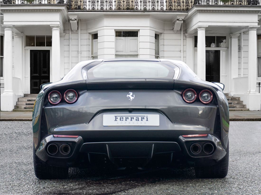 2019 Ferrari 812 Superfast, 10/16