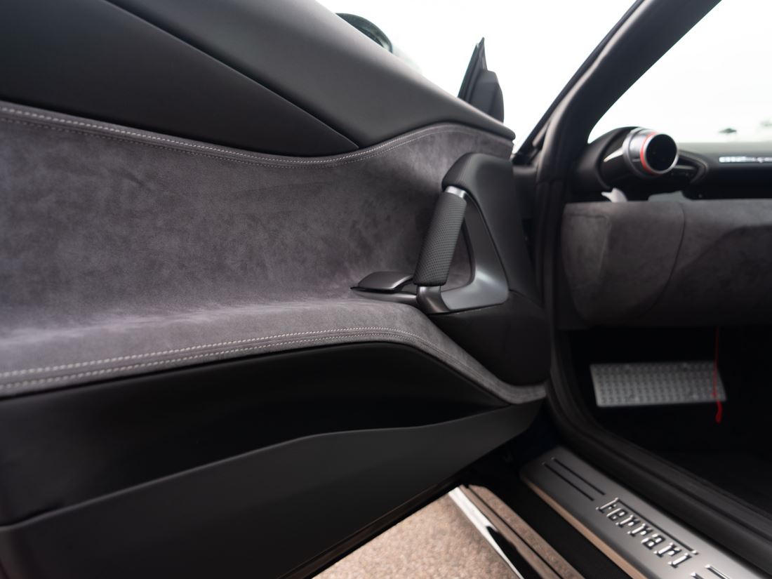 2020 Ferrari 812 Superfast, 4/15