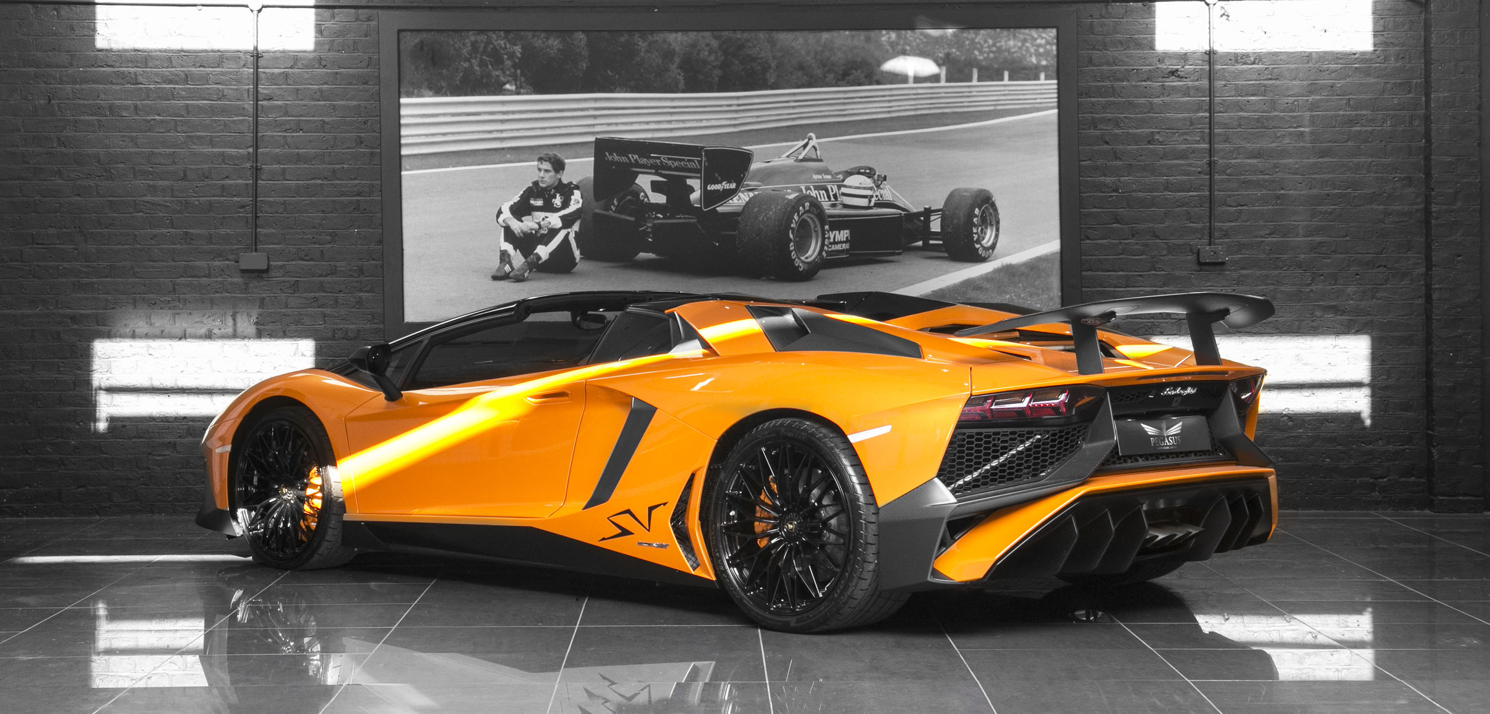 2016 Lamborghini Aventador SV Roadster LP750-4, 19/20