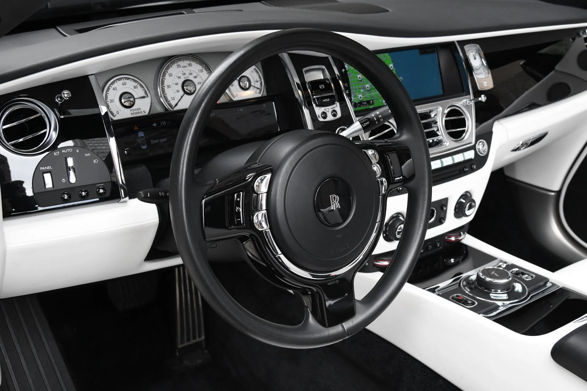 2018 Rolls-Royce Dawn interior, Arctic White