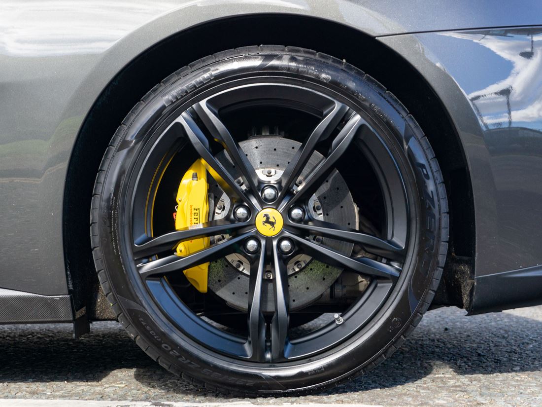 2017 Ferrari GTC4Lusso V12, 18/20