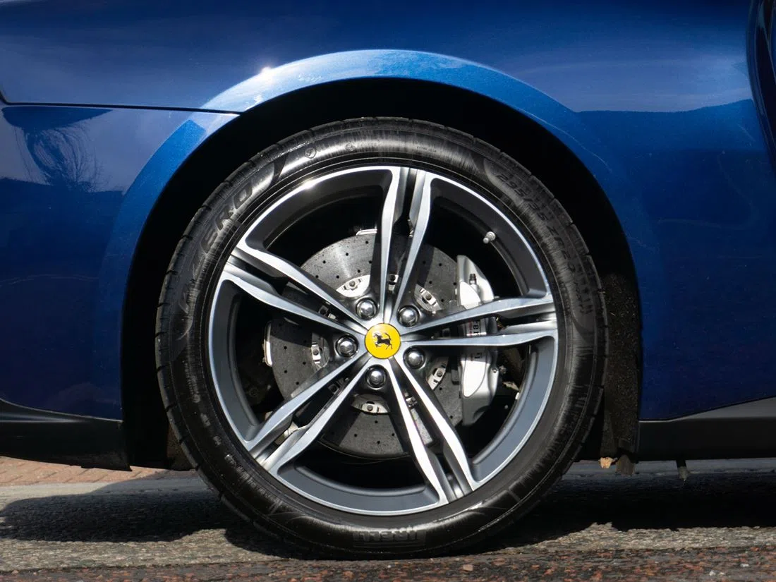 2019 Ferrari GTC4Lusso wheel
