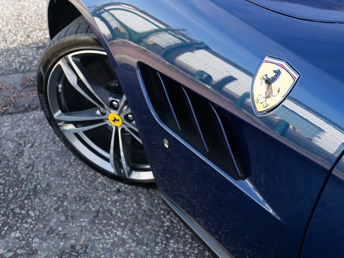 2019 Ferrari GTC4Lusso, detail