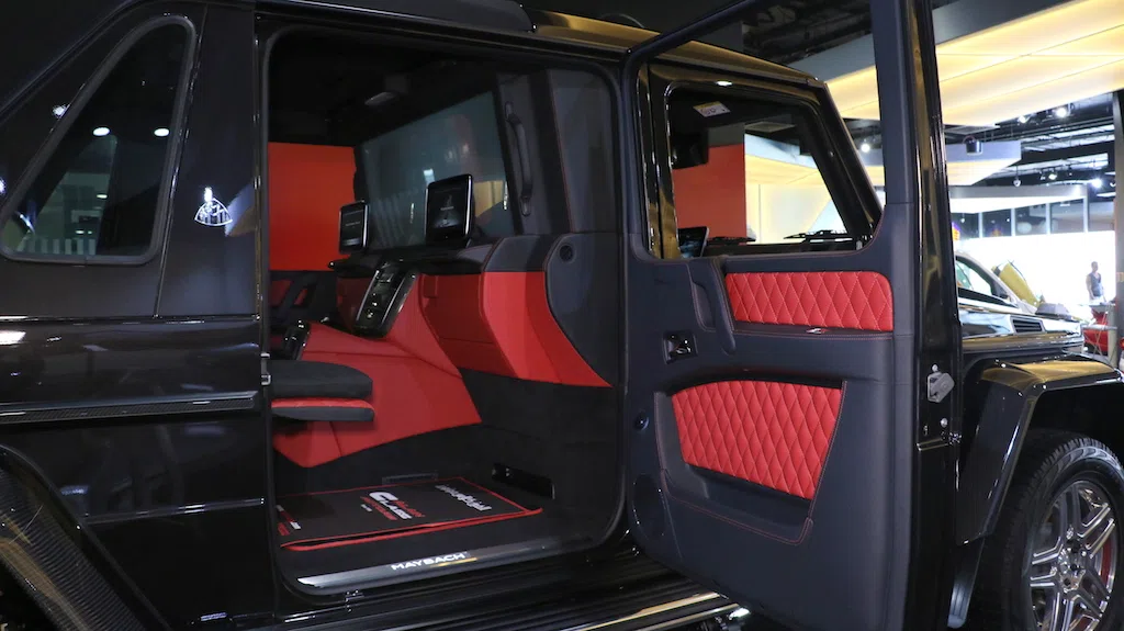 2018 Mercedes-Maybach G650 Landaulet 1 of 99 interior, door panel, Black | Red
