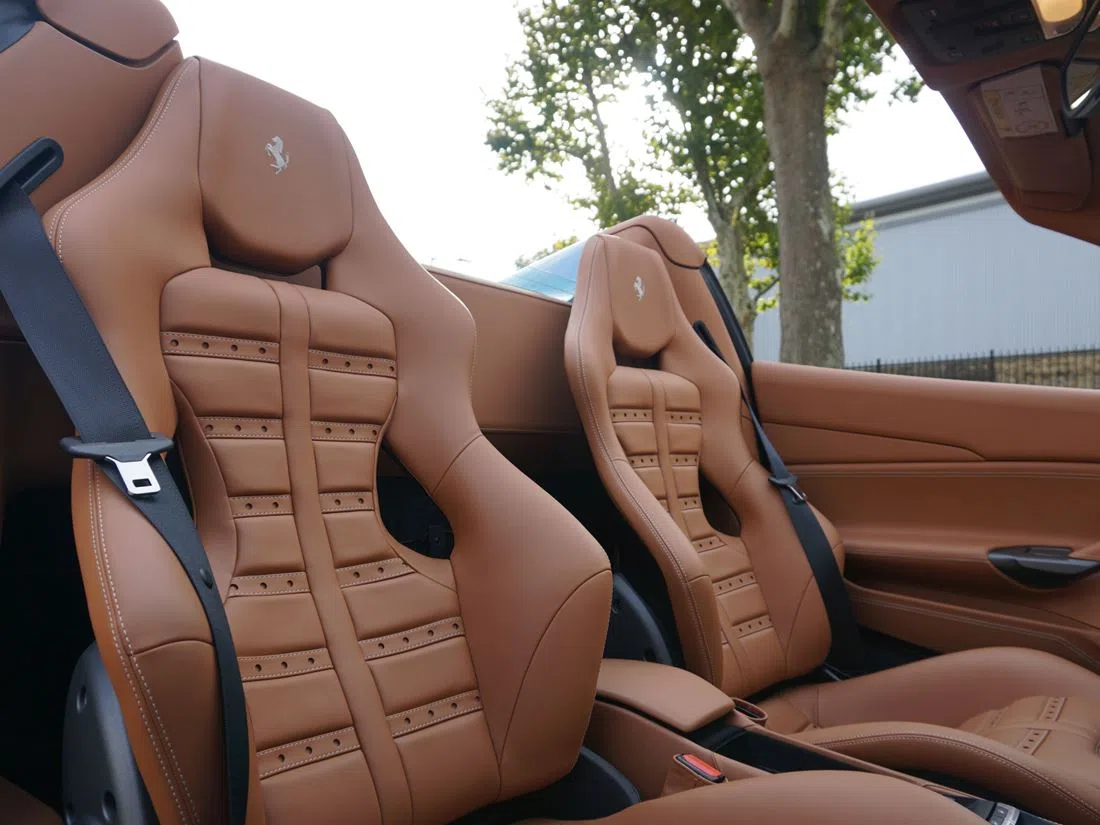 2018 Ferrari 488 Spider interior, seats, Cuoio