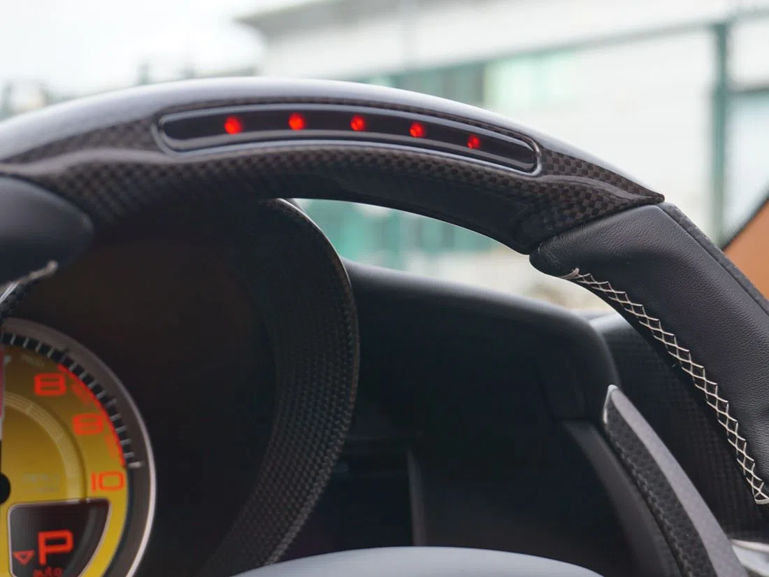 2018 Ferrari 488 Spider interior, steering wheel, Cuoio