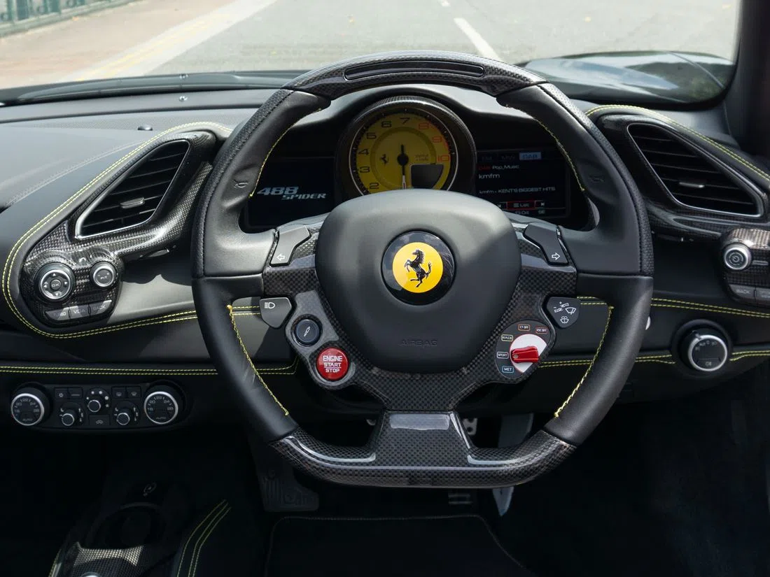 2018 Ferrari 488 Spider interior, Nero