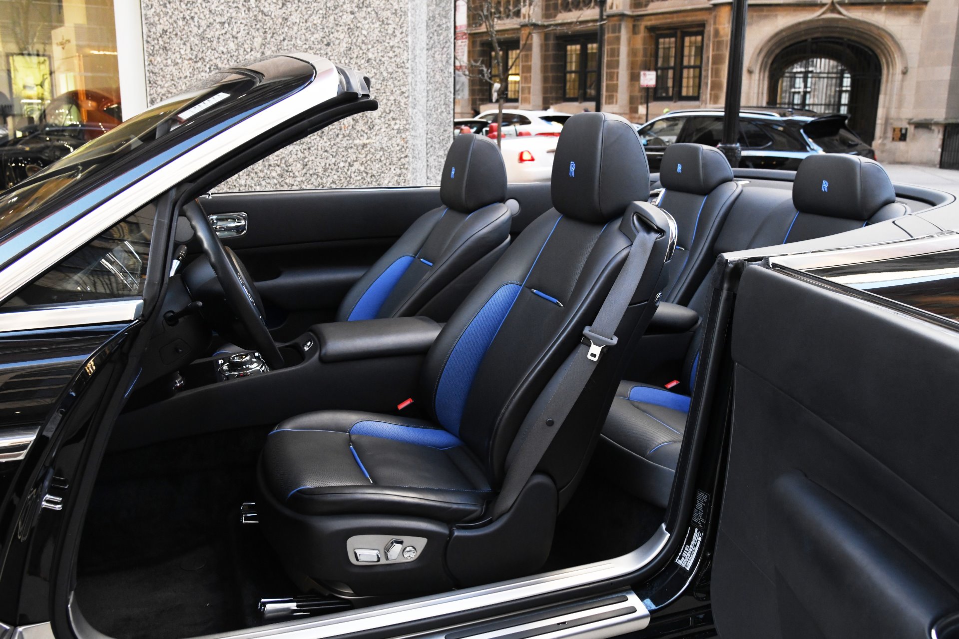 2018 Rolls-Royce Dawn, 8/18