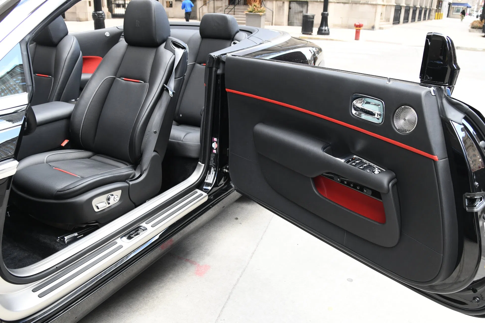 2018 Rolls-Royce Dawn interior, door panel, Leather Black