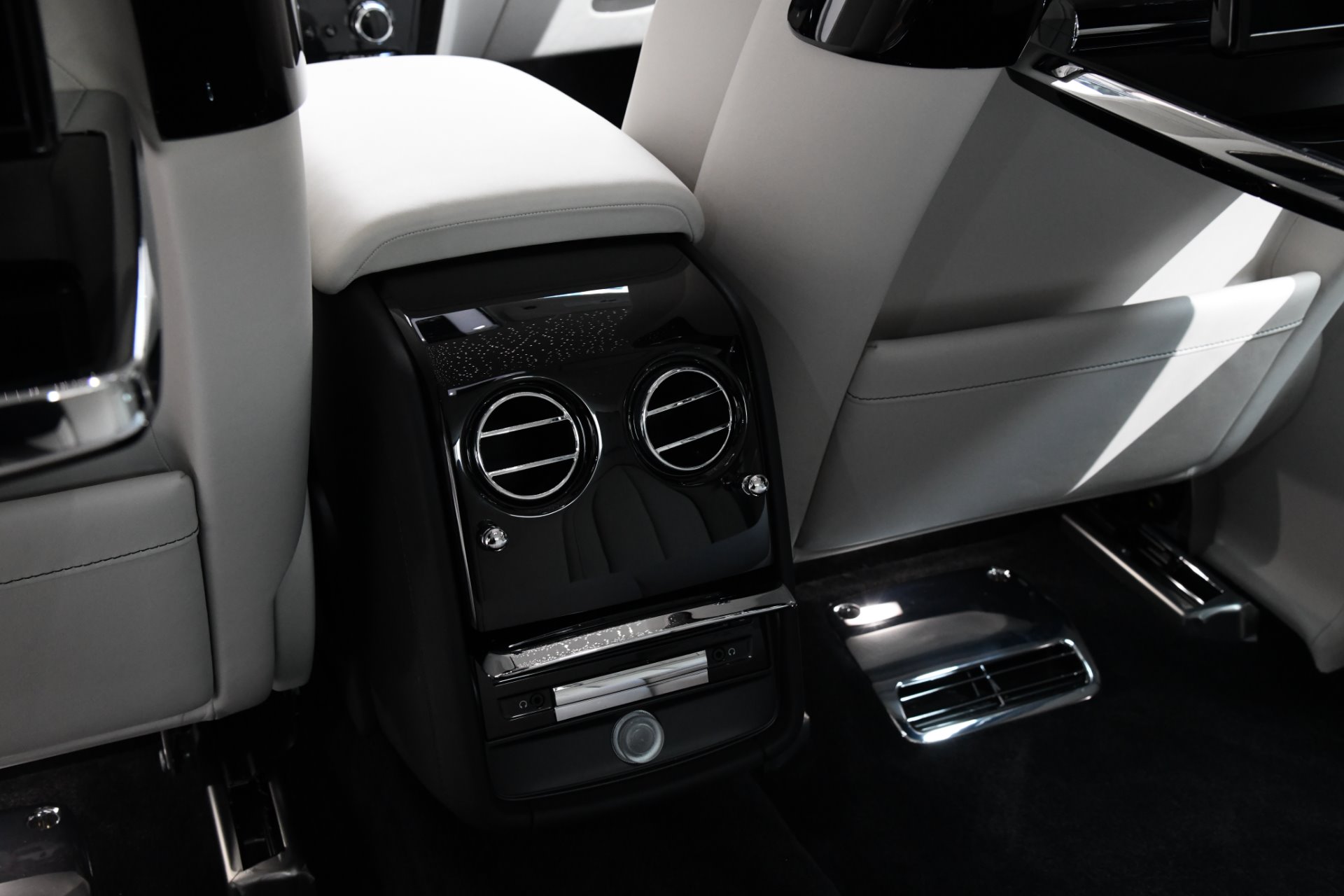 2018 ROLLS-ROYCE PHANTOM, 13/19
