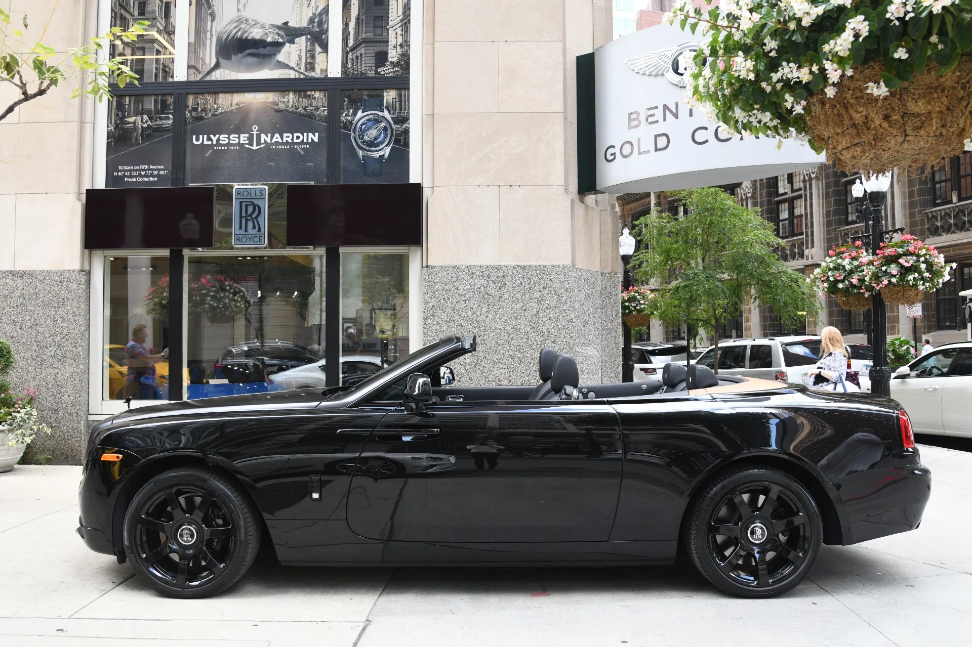 2017 Rolls-Royce Dawn for sale, exterior, Diamond Black