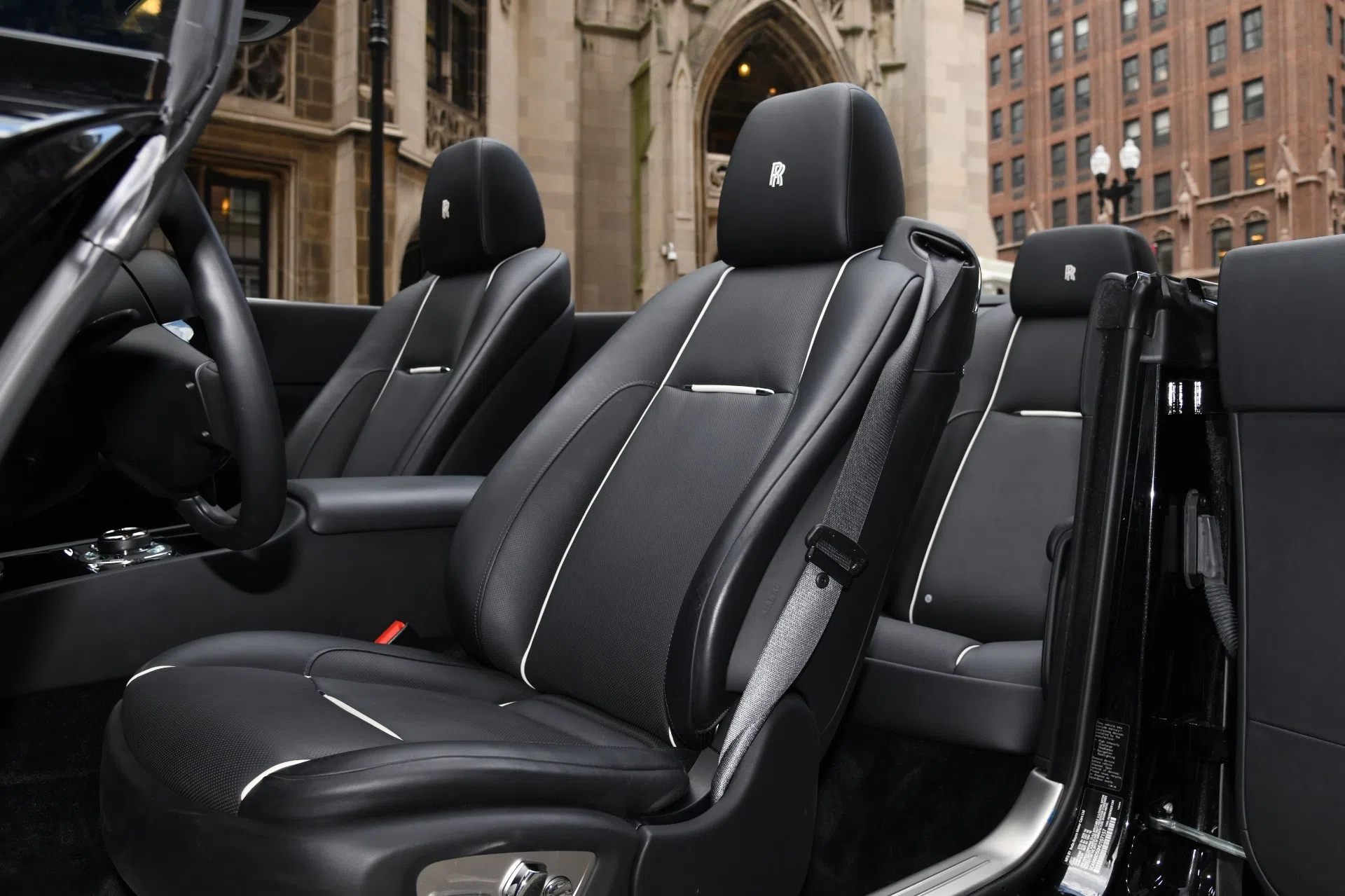 2017 Rolls-Royce Dawn interior, seats, Leather Black