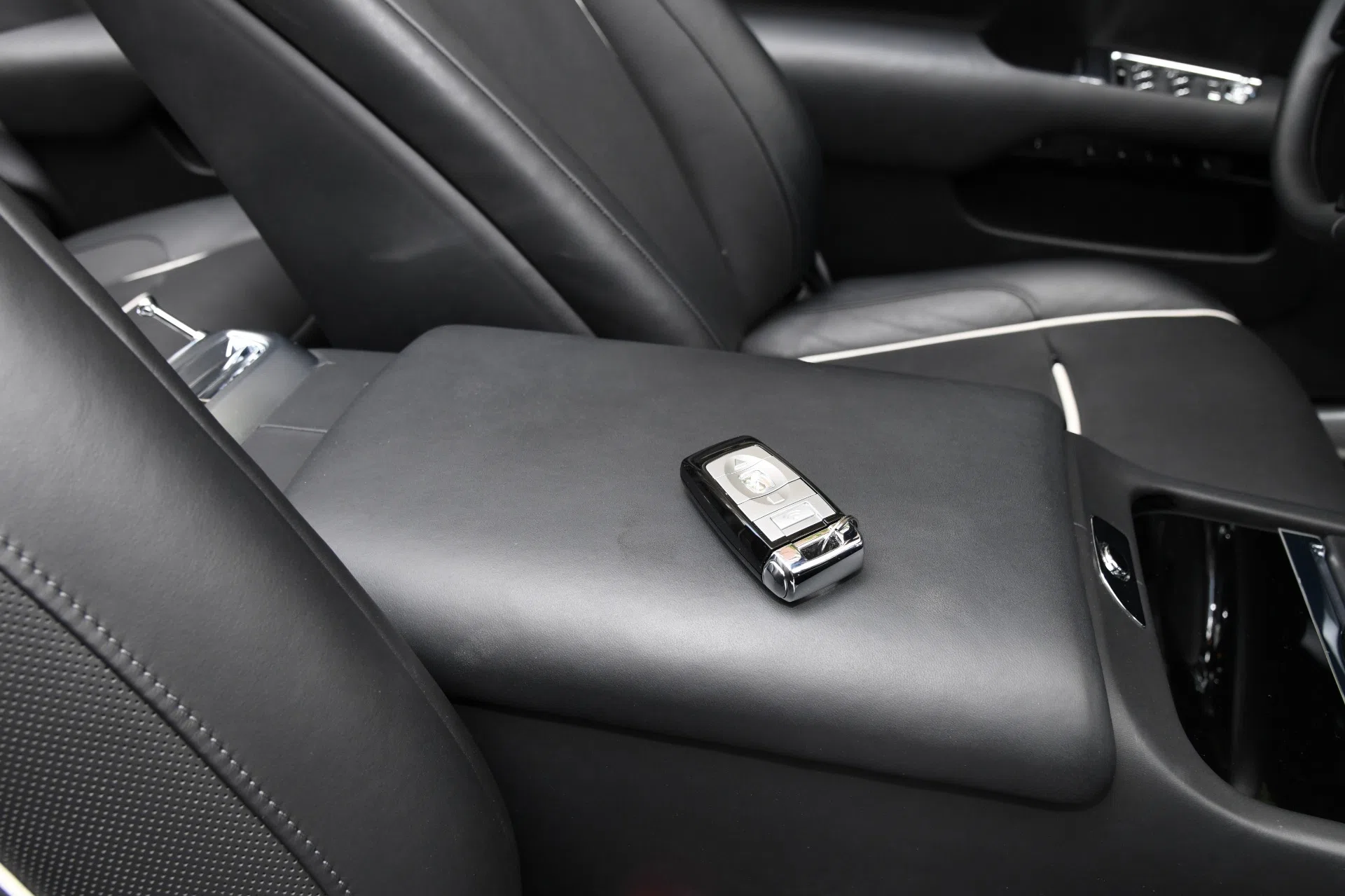 2017 Rolls-Royce Dawn interior, Leather Black