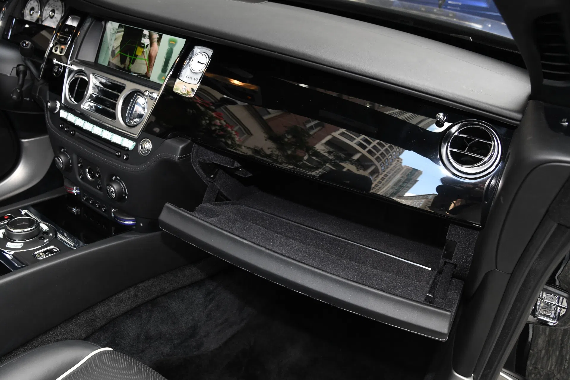 2017 Rolls-Royce Dawn interior, door panel, Leather Black