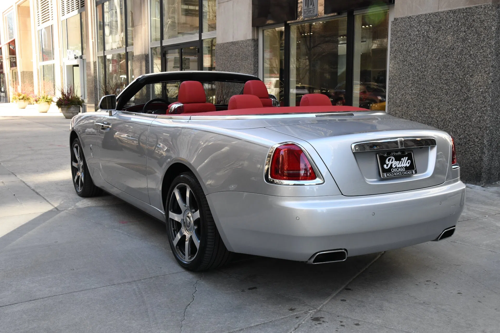 2017 Rolls-Royce Dawn, rear three-quarter view, Silber Metallic