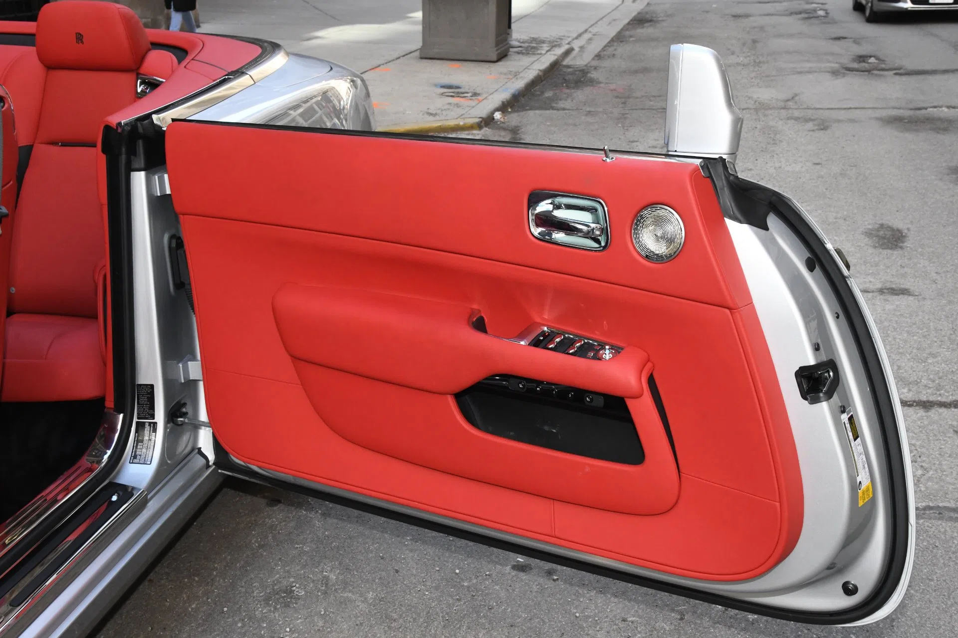 2017 Rolls-Royce Dawn interior, door panel, MUGELLO RED