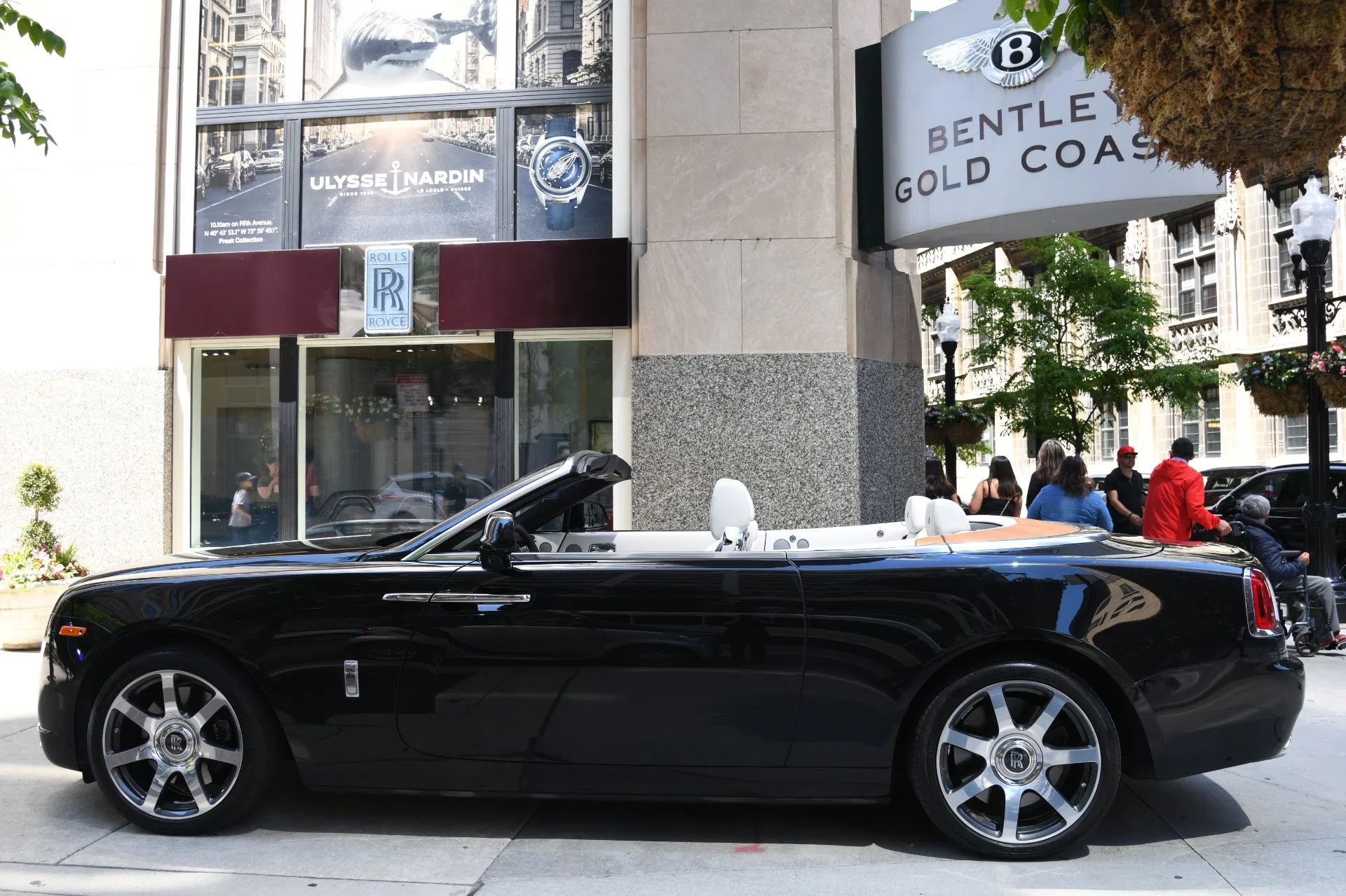 2017 Rolls-Royce Dawn for sale, exterior, Diamond Black