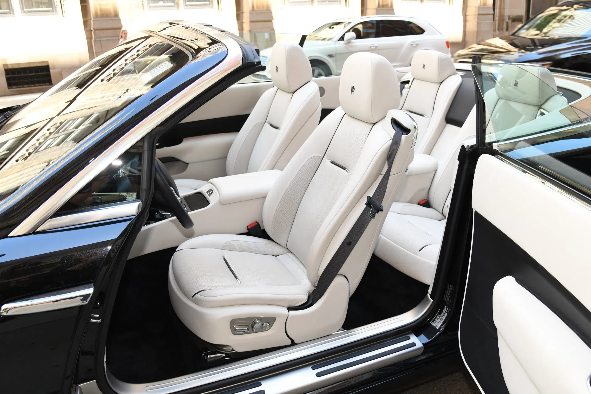 2017 Rolls-Royce Dawn interior, seats, Seashell
