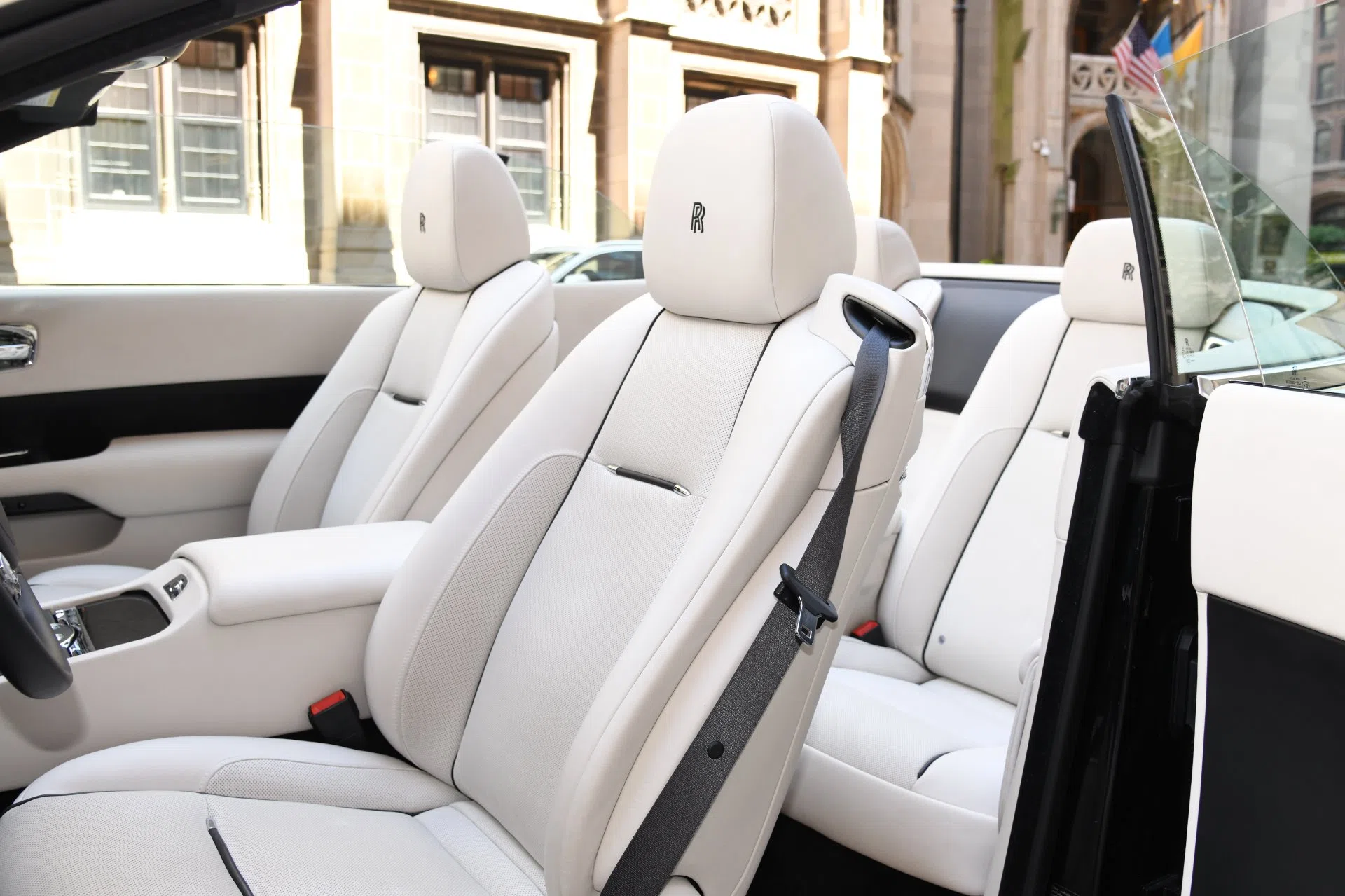 2017 Rolls-Royce Dawn interior, seats, Seashell