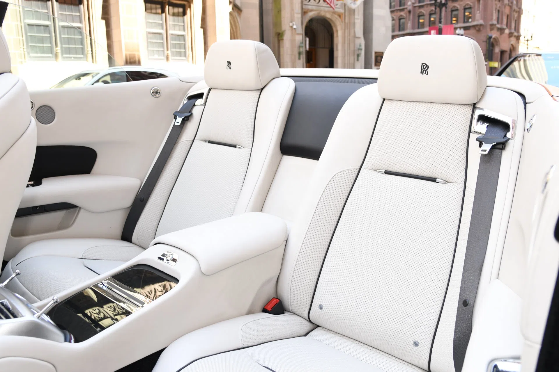 2017 Rolls-Royce Dawn interior, seats, Seashell