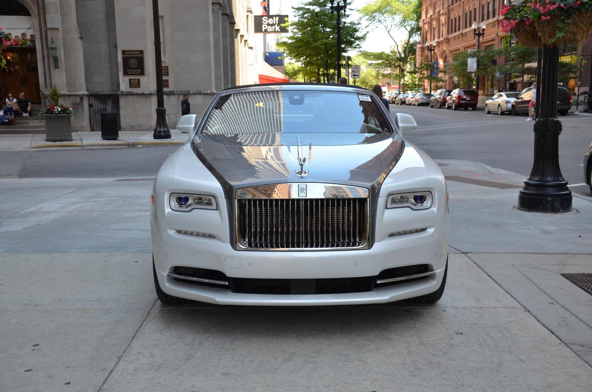 2016 Rolls-Royce Dawn, 2/17