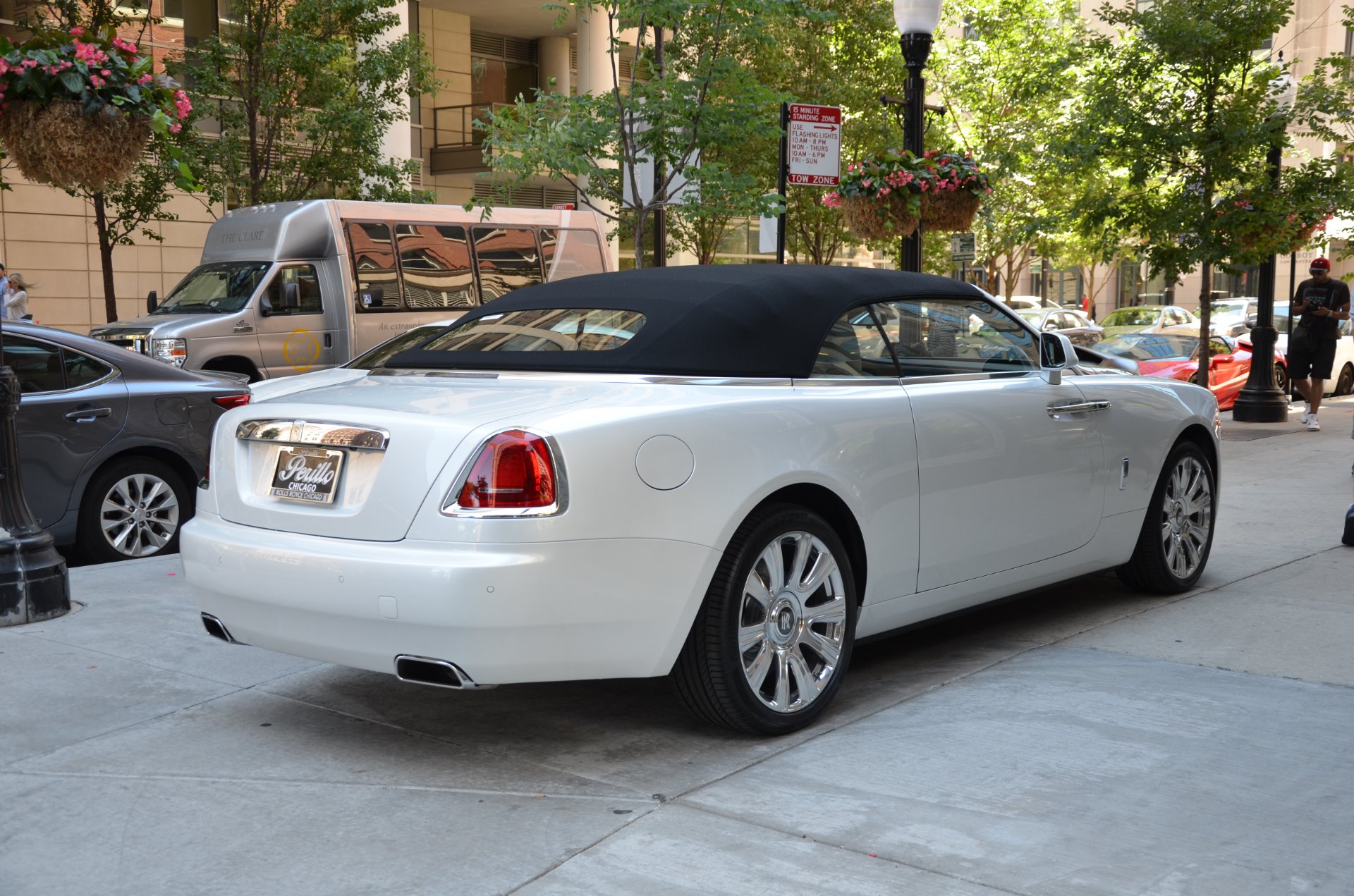 2016 Rolls-Royce Dawn, 4/17