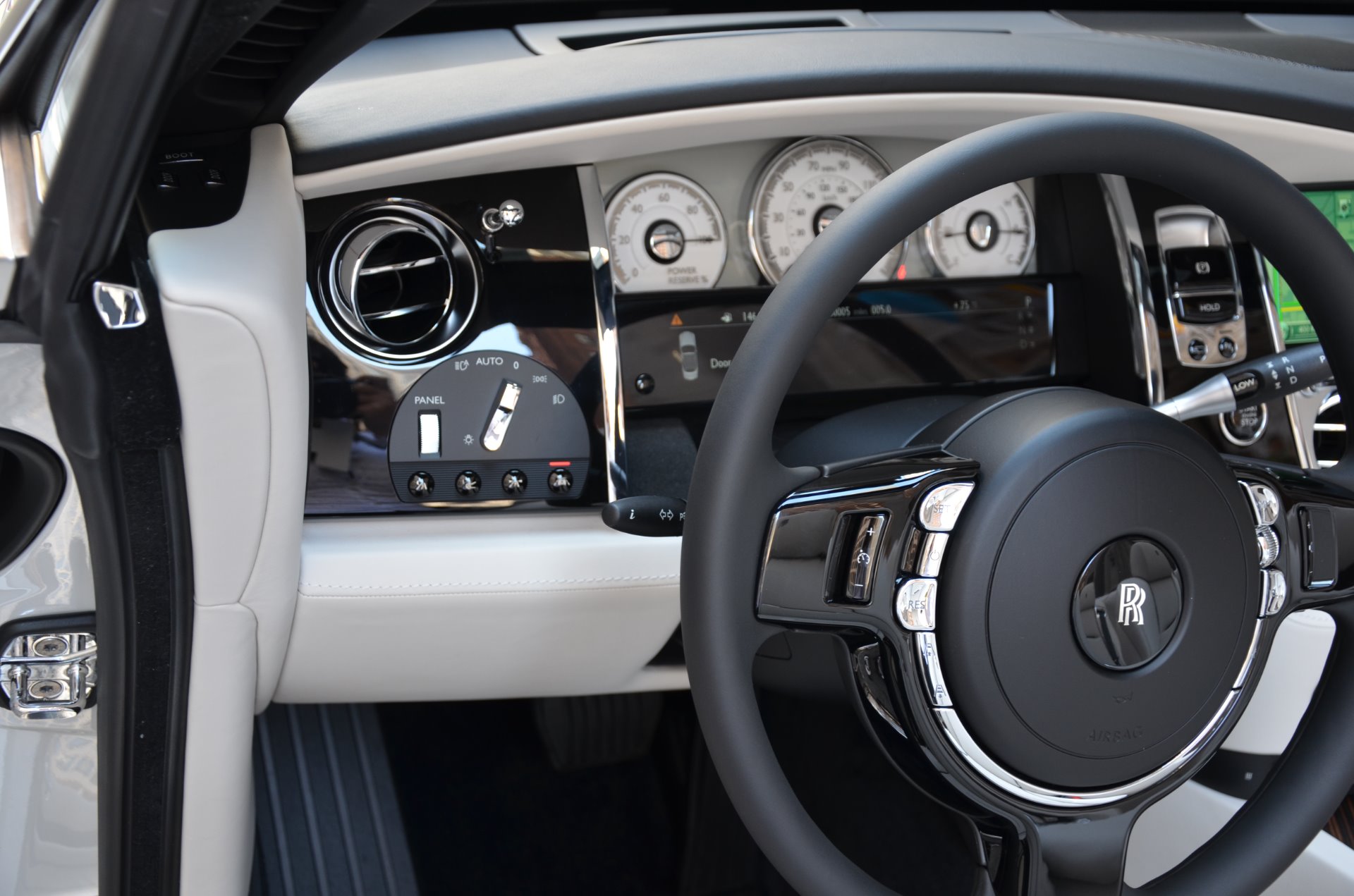 2016 Rolls-Royce Dawn, 10/17