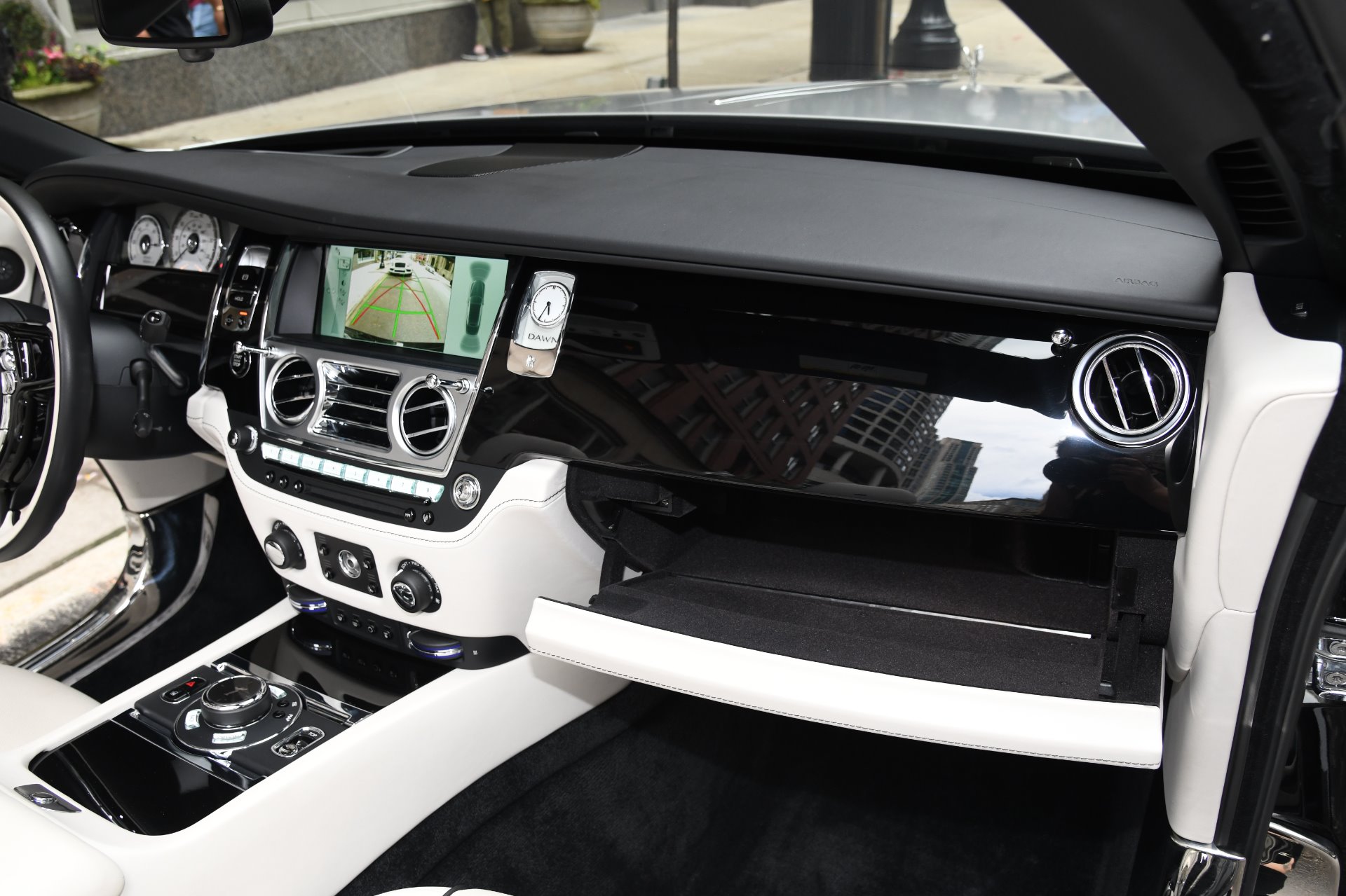 2016 Rolls-Royce Dawn, 6/18