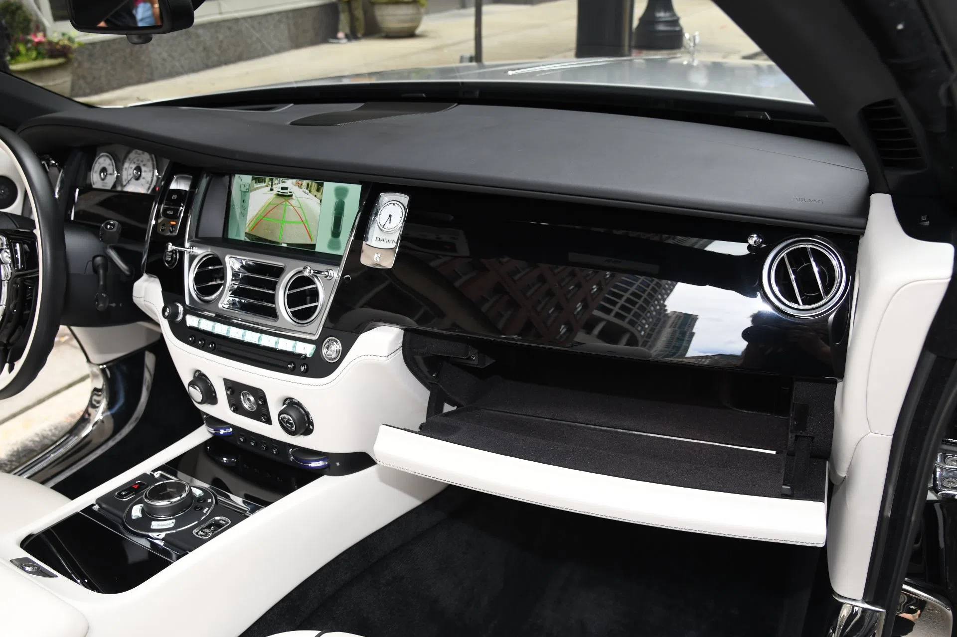 2016 Rolls-Royce Dawn interior, dashboard, White