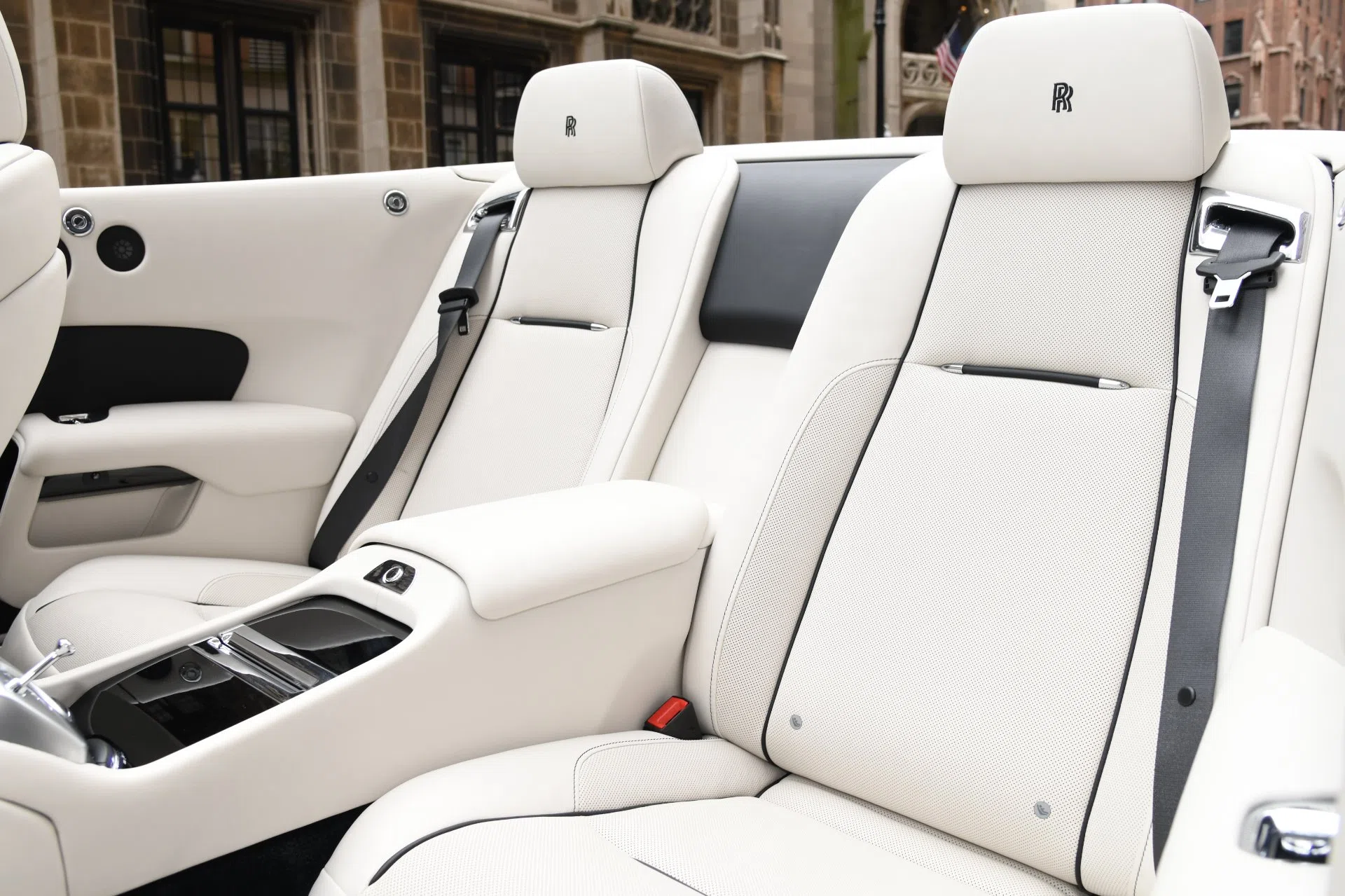2016 Rolls-Royce Dawn interior, seats, White
