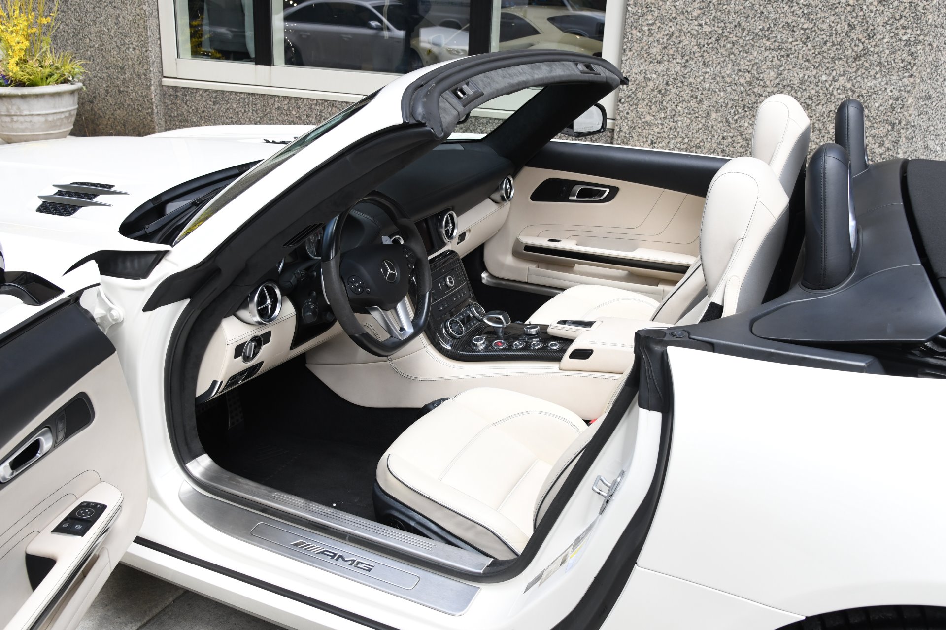 2012 Mercedes-Benz SLS AMG ROADSTER, 8/20