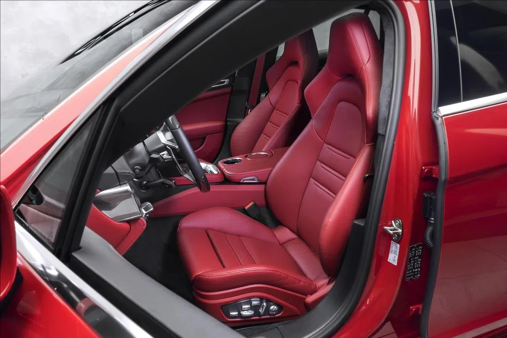 2017 Porsche Panamera Turbo exclusive interior, seats, Balck