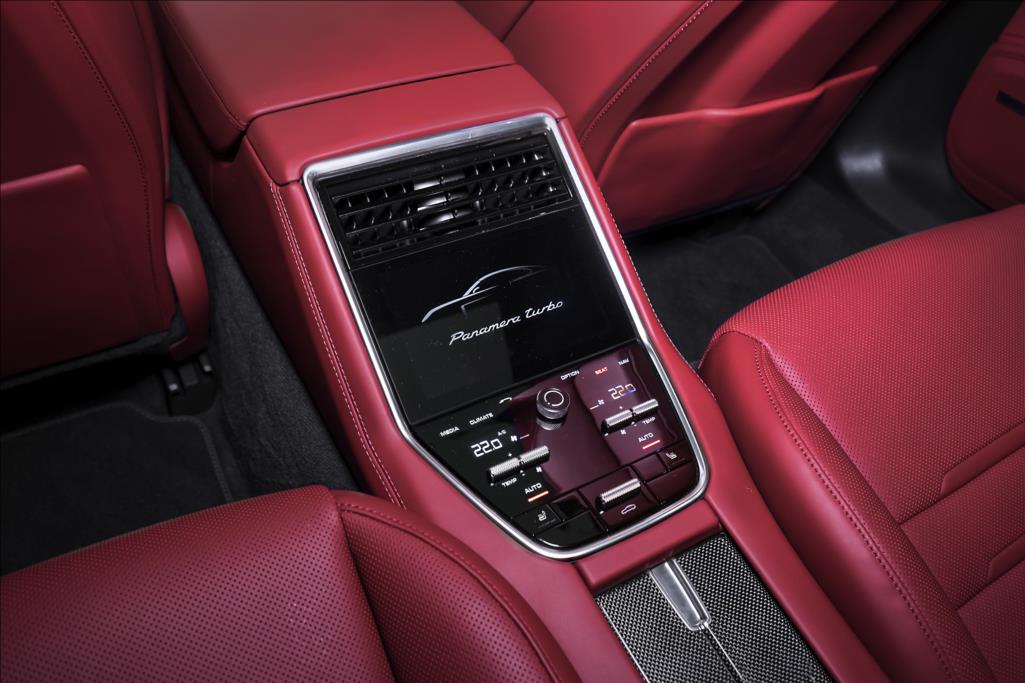 2017 Porsche Panamera Turbo exclusive, 14/20