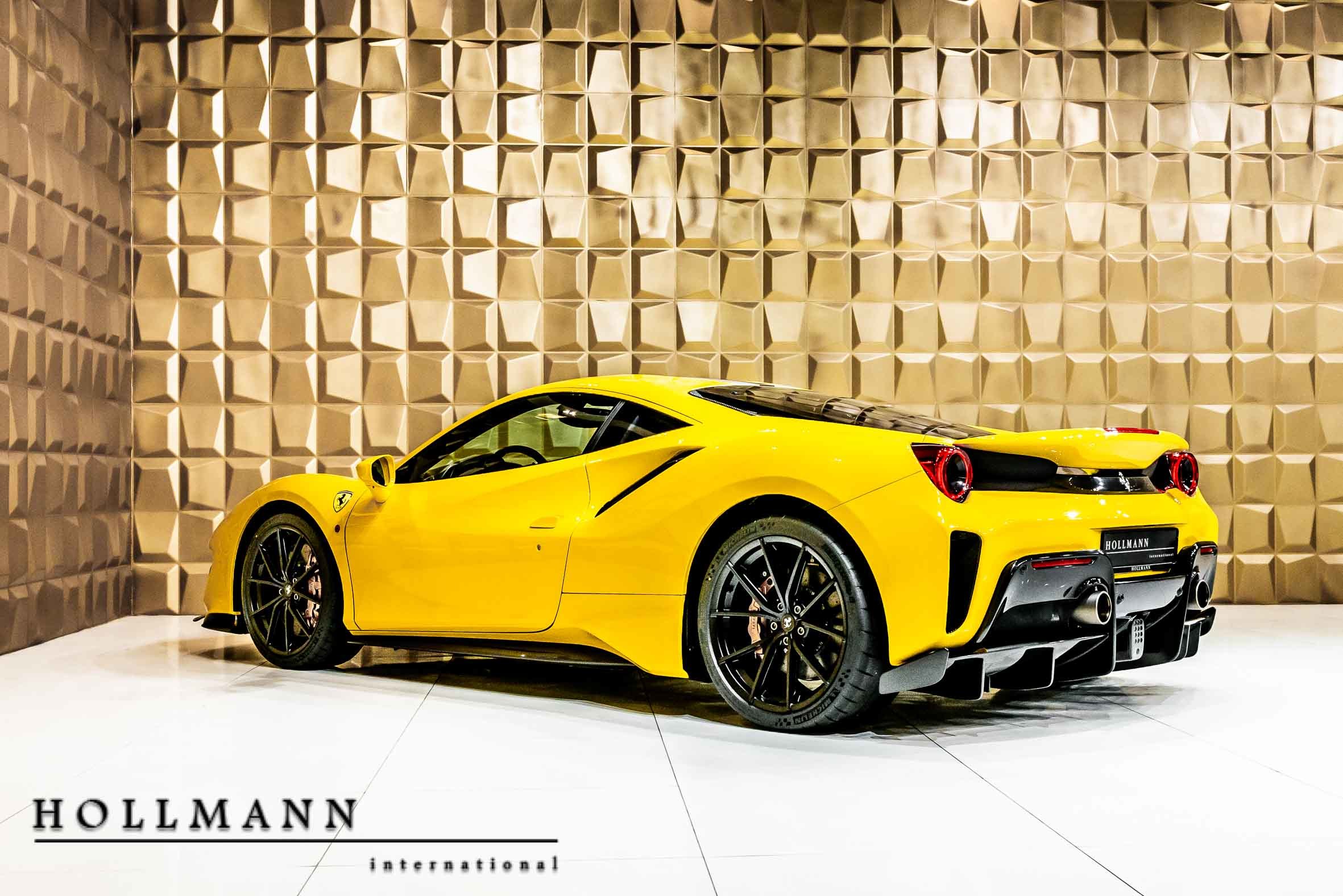 2020 Ferrari 488 Pista, 6/14