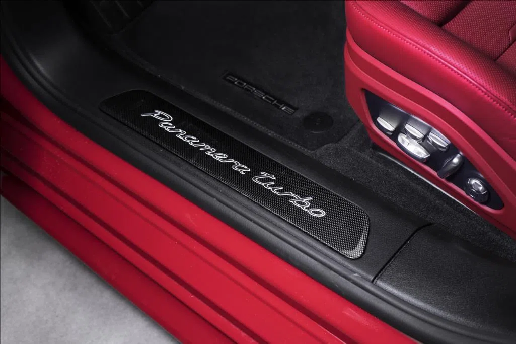 2017 Porsche Panamera Turbo exclusive interior, door sill, Balck