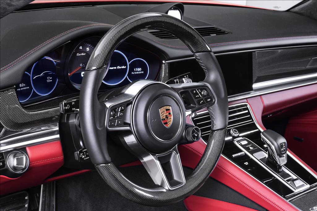 2017 Porsche Panamera Turbo exclusive, 18/20