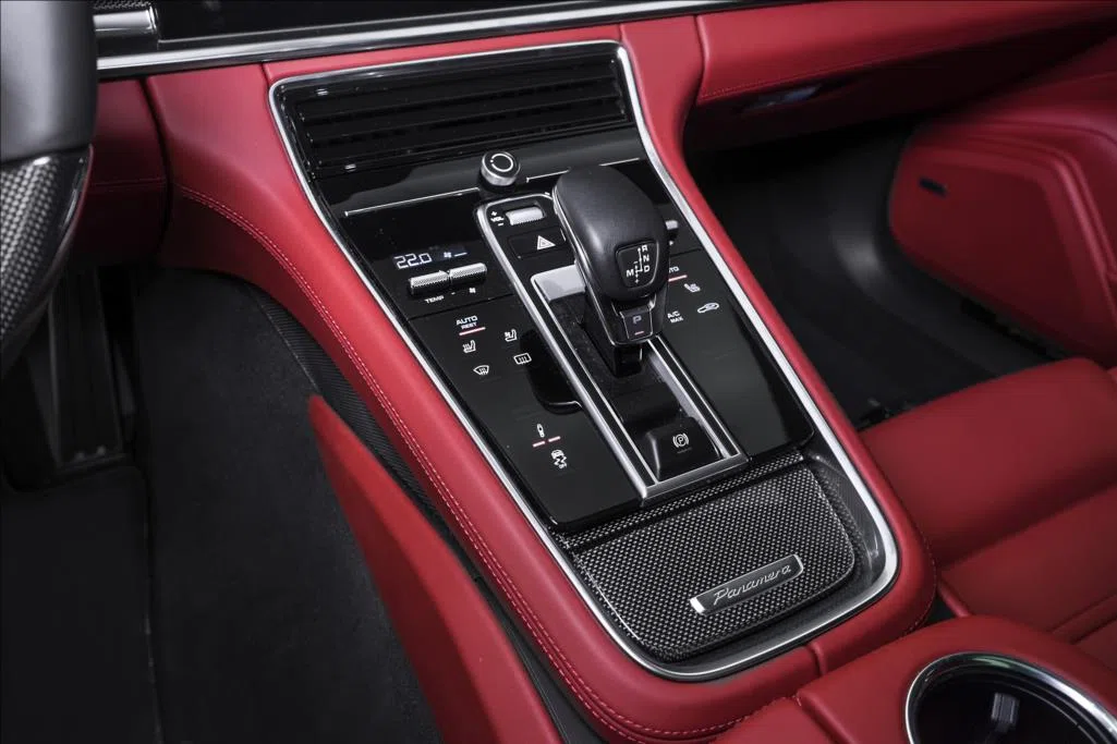 2017 Porsche Panamera Turbo exclusive interior, center console, Balck