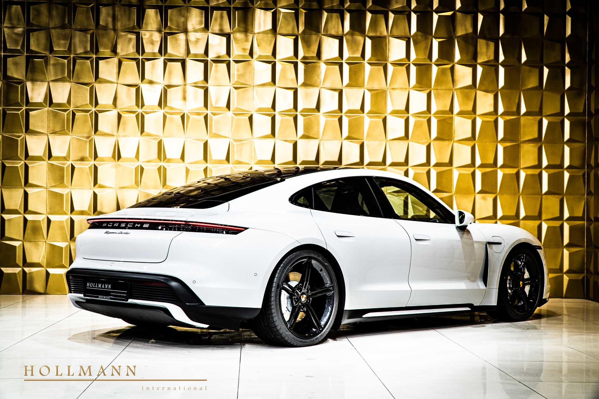 2020 Porsche Taycan Turbo, 3/23