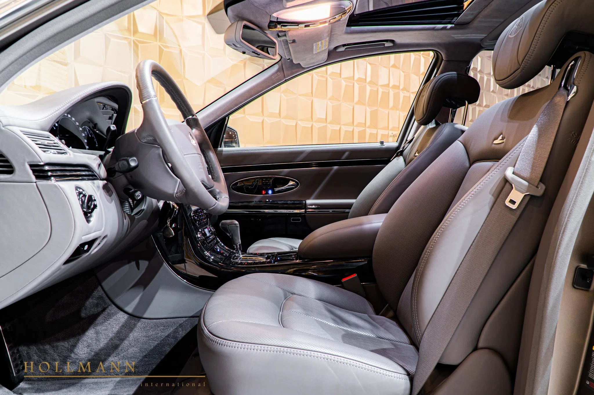 2013 Maybach 57.S interior, seats, Leder Galapagos Grau