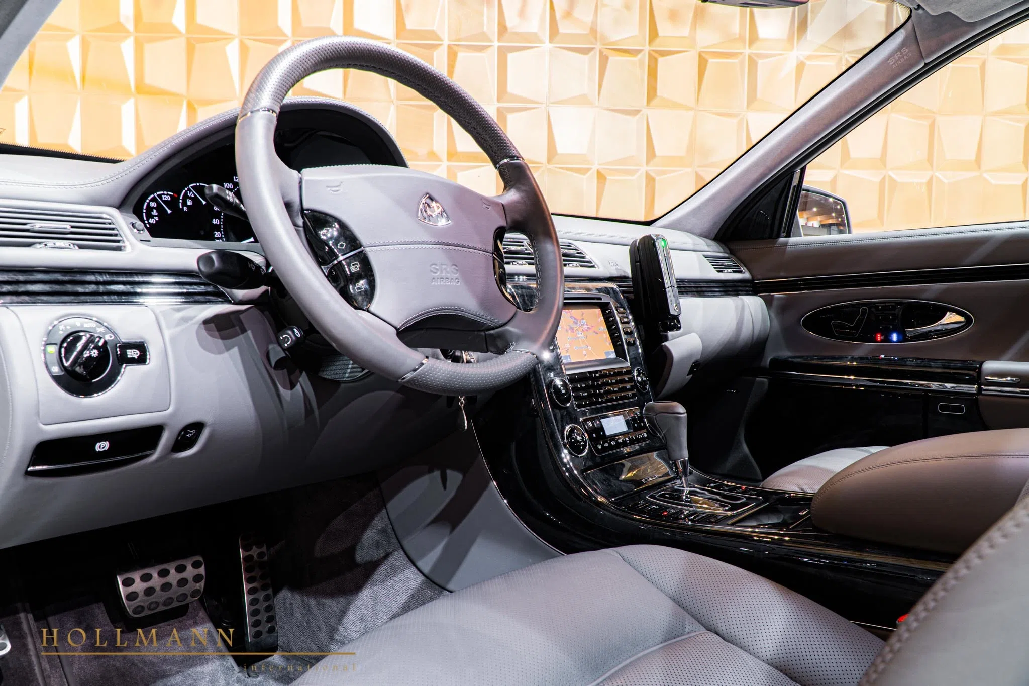 2013 Maybach 57.S interior, dashboard, Leder Galapagos Grau