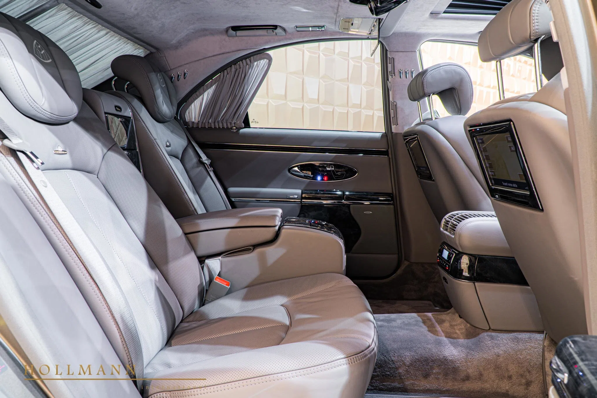 2013 Maybach 57.S interior, seats, Leder Galapagos Grau