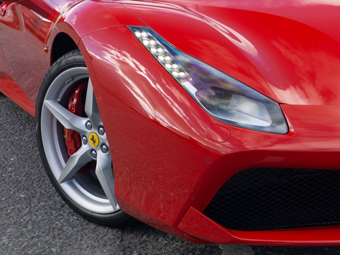 2019 Ferrari 488 Spider, 17/18