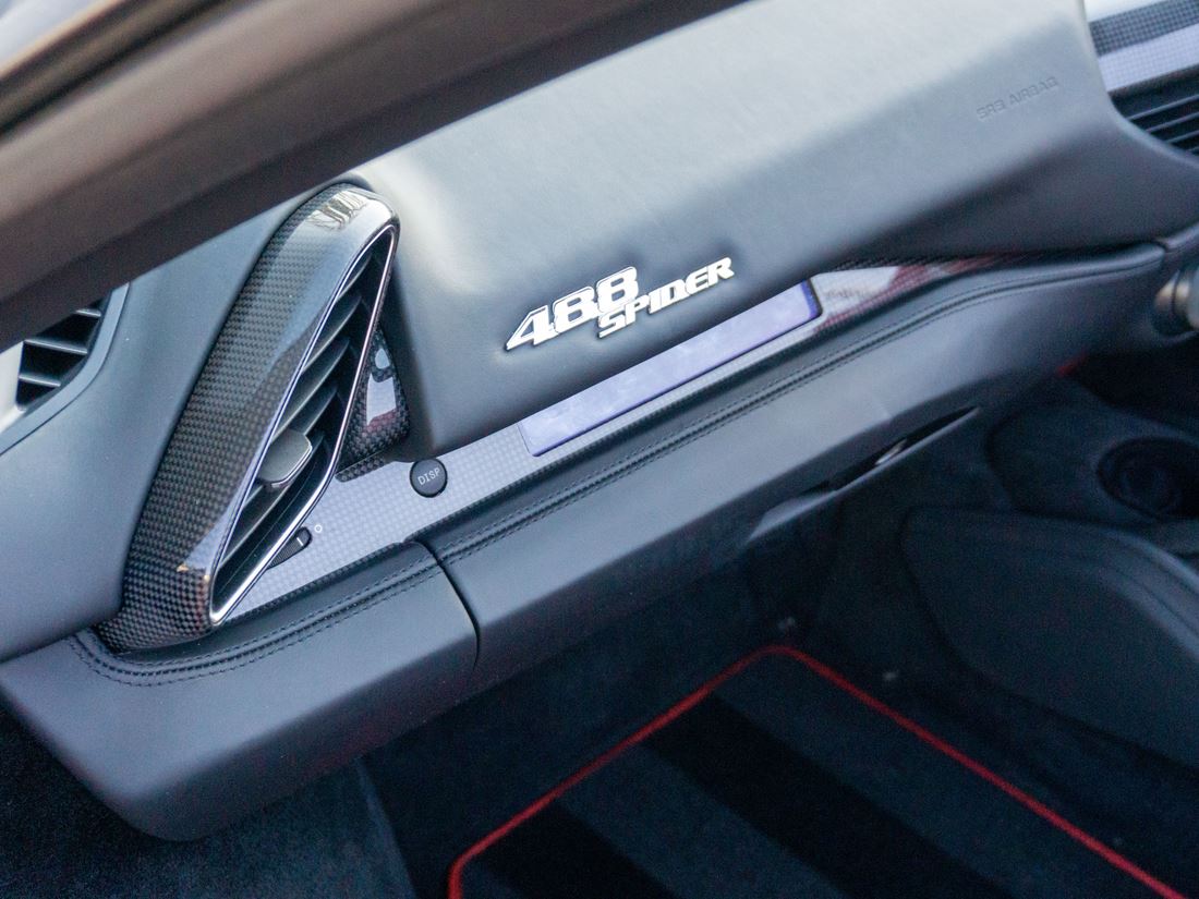 2016 Ferrari 488 Spider, 17/20