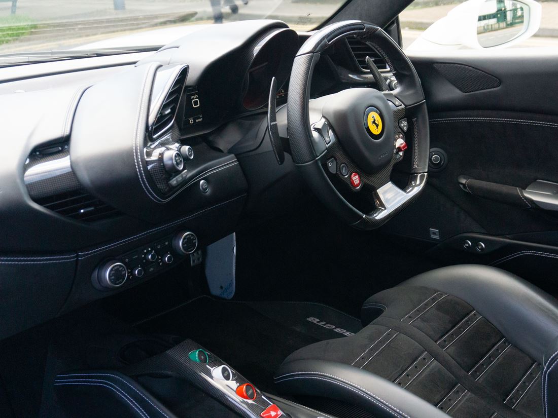 2017 Ferrari 488 GTB, 2/20