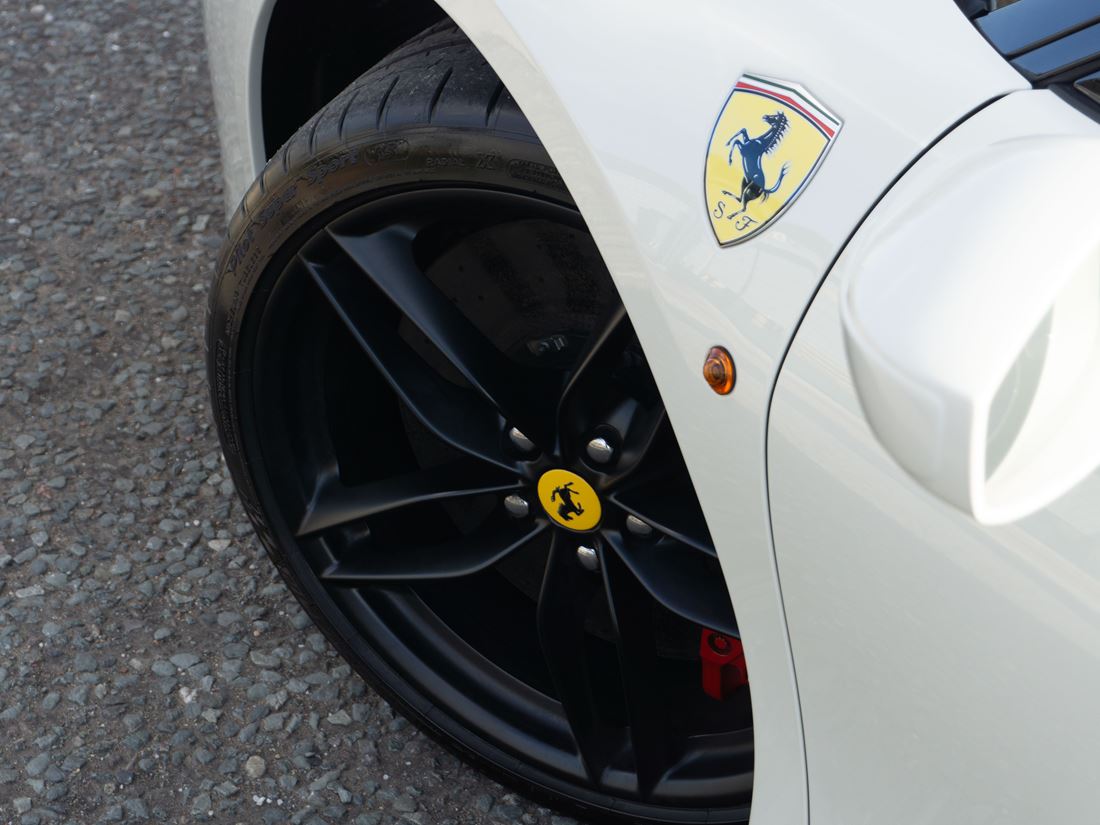 2017 Ferrari 488 GTB, 16/20