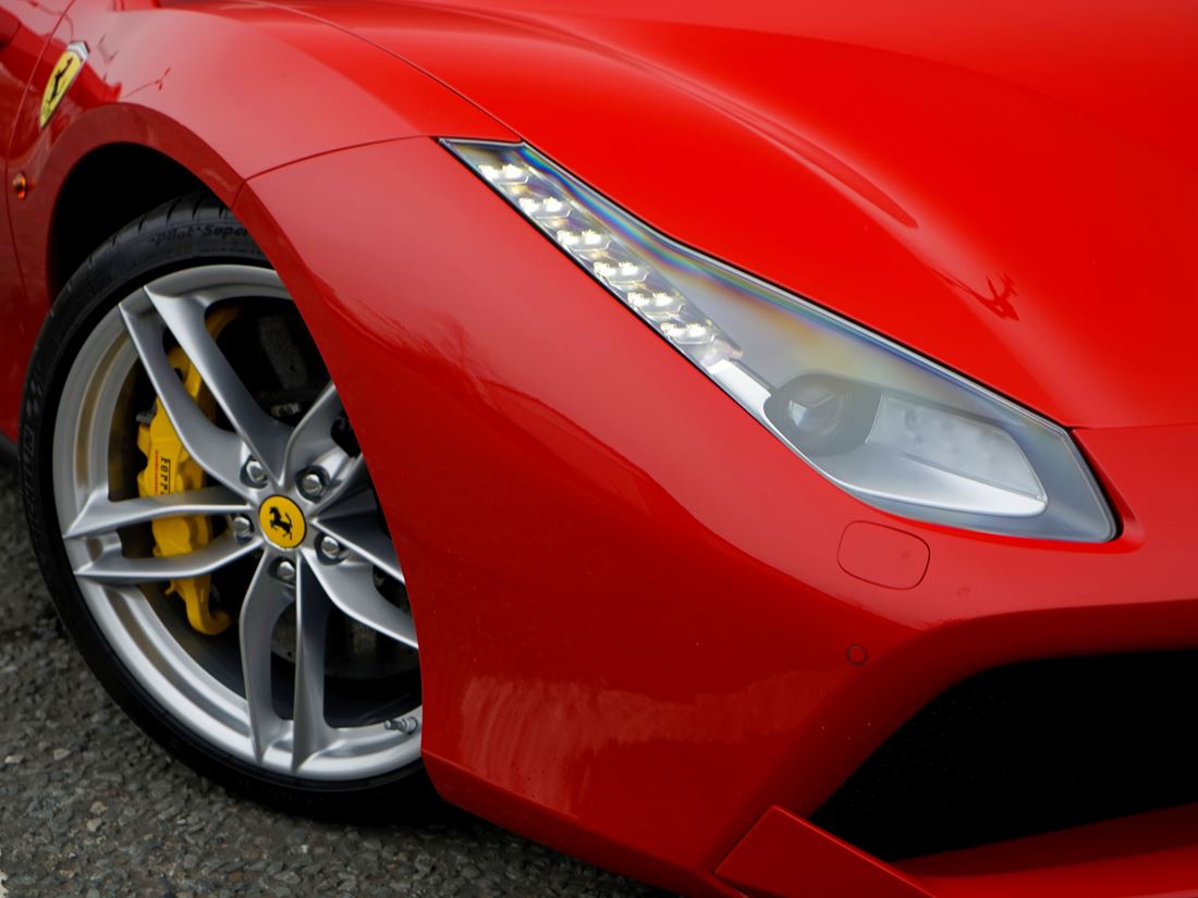 2016 Ferrari 488 GTB, 4/17