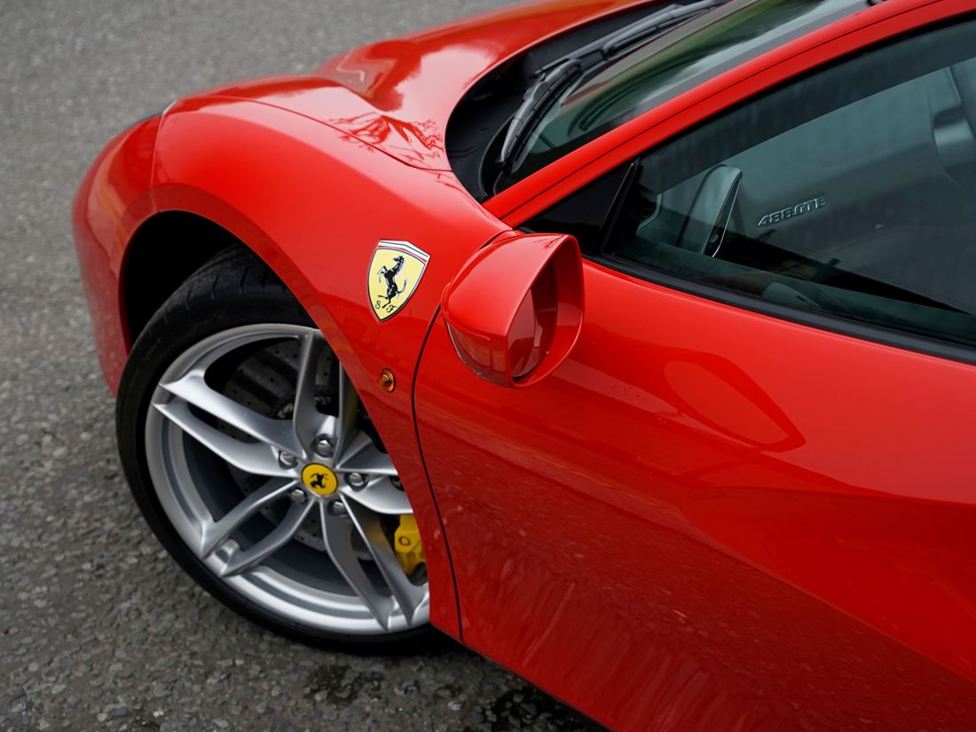 2016 Ferrari 488 GTB, 6/17