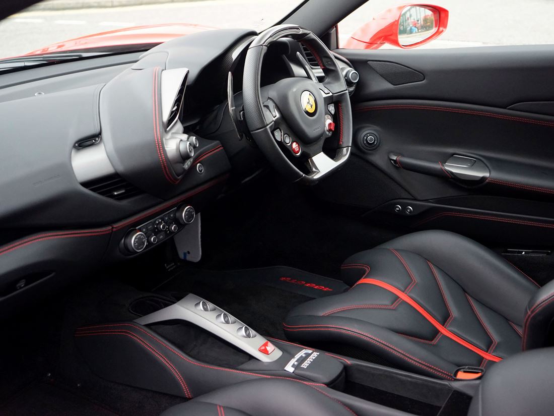 2016 Ferrari 488 GTB, 8/17