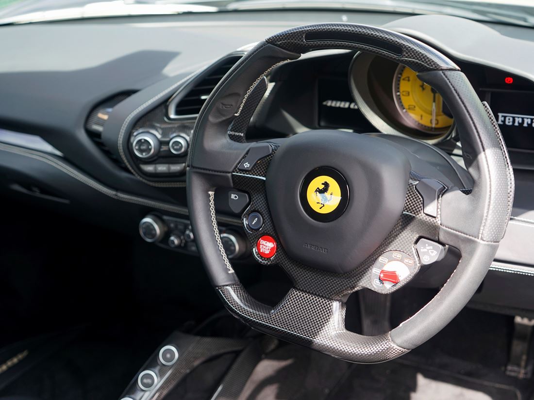 2016 Ferrari 488 GTB, 11/16