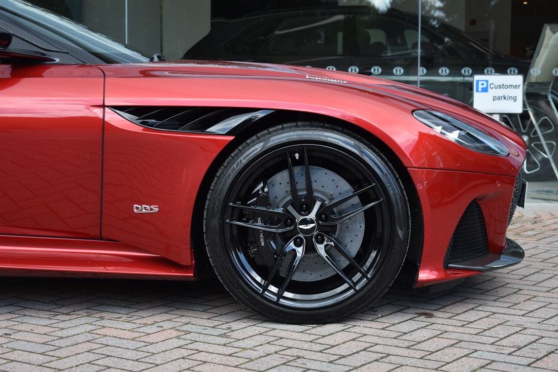 2020 Aston Martin DBS Superleggera volante, 5/16